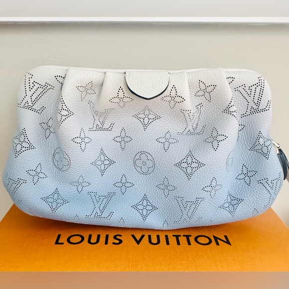 Louis Vuitton, Scala Pouch Bag Gradient Mahina Leather Mini - Picture 2 of 12